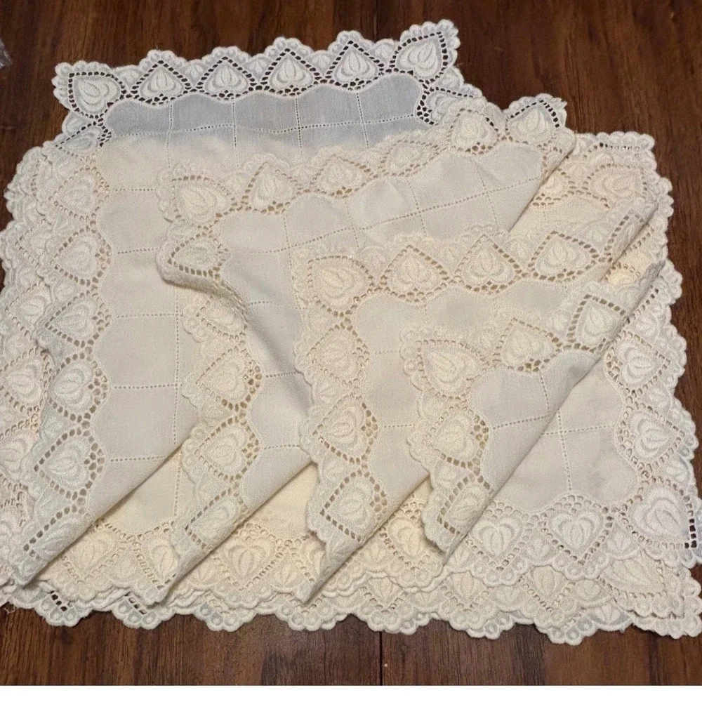Vintage Placemats Cream Lace Heart Embroidered Hemstitched Lot of 8